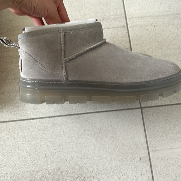 Uggs light grey taupe ultra mini clear sz 8 new - Picture 3 of 8